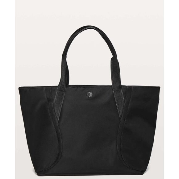 Lululemon Out of Range Tote - Picture 5 of 8